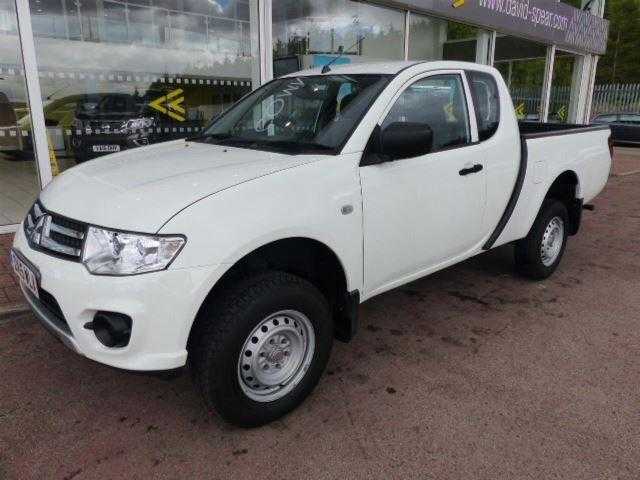 Mitsubishi L200 2015