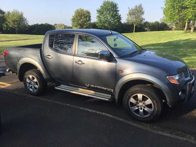 Mitsubishi L200 Warrior 2.5 Turbo Diesel Crew Cab Pick-Up.