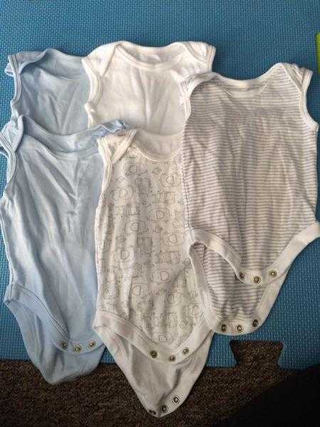 MIXED VESTS 3-6 months