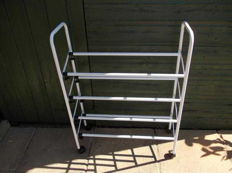 Mobile Extending shoe rack