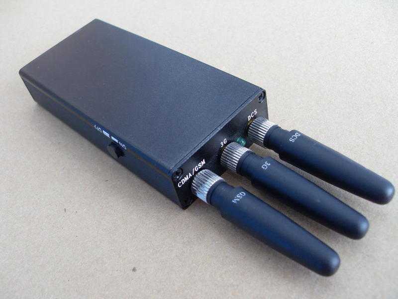 Mobile phonevehicle tracking jammer