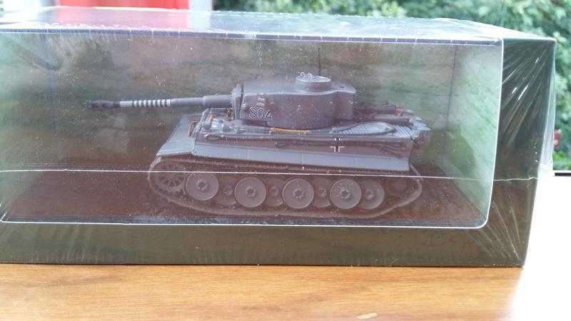 MODEL TANKS