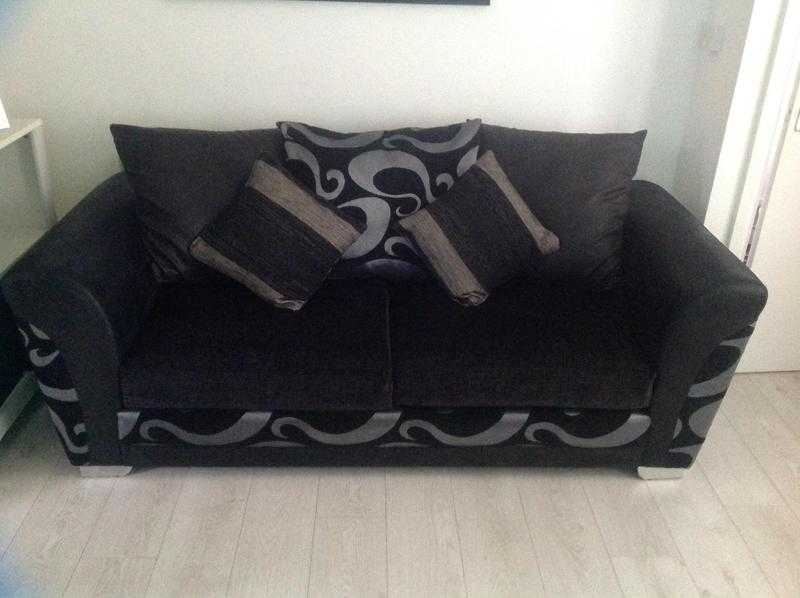 MODERN 3amp2 seater black with silver swirls