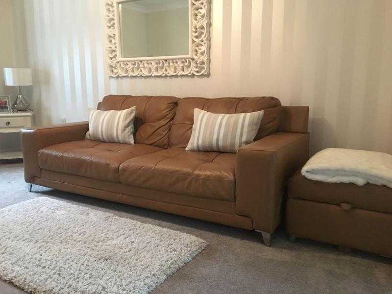 Modern tan leather Suite