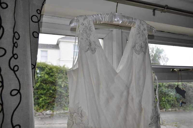 Monsoon Chiffon and lace Wedding dress size 18
