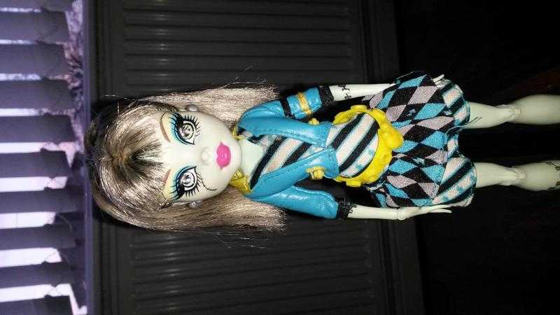 Monster high dolls