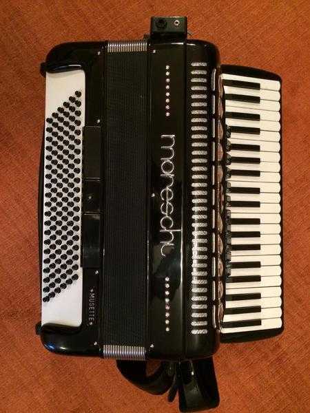 Moreschi Italian musette accordion excellent