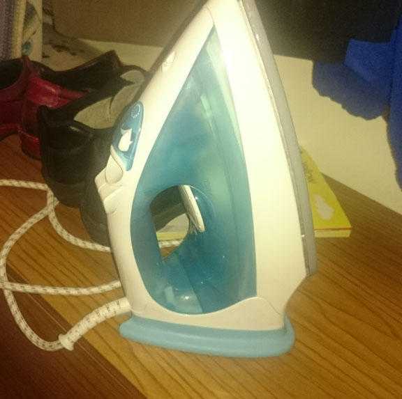 morphy richards steam iron