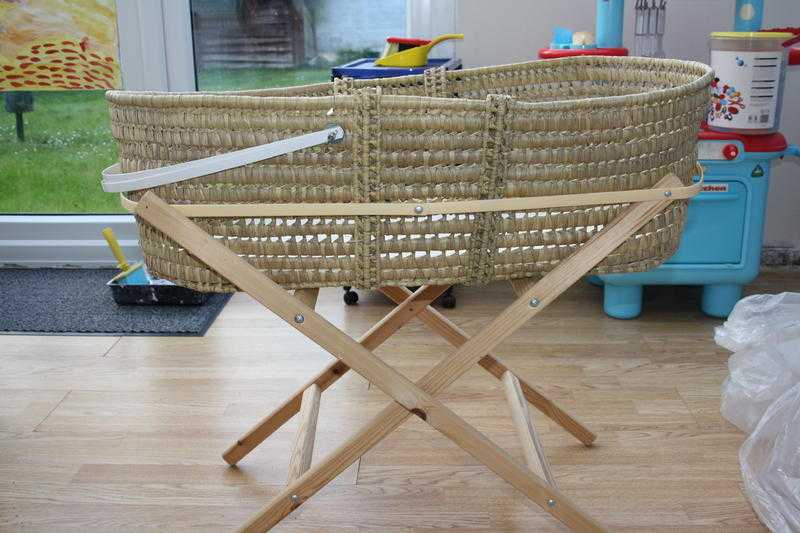 Moses Basket and Stand