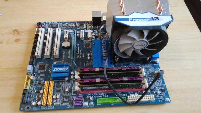 Motherboard Gigabyte GA-EP45T-UD3R with Intel Core2 Quad Q9550  freezer 13 cooler  RAM