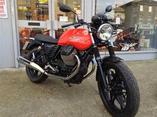 Moto Guzzi V7 2014