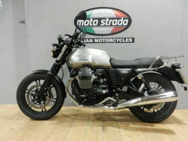 Moto Guzzi V7 2015