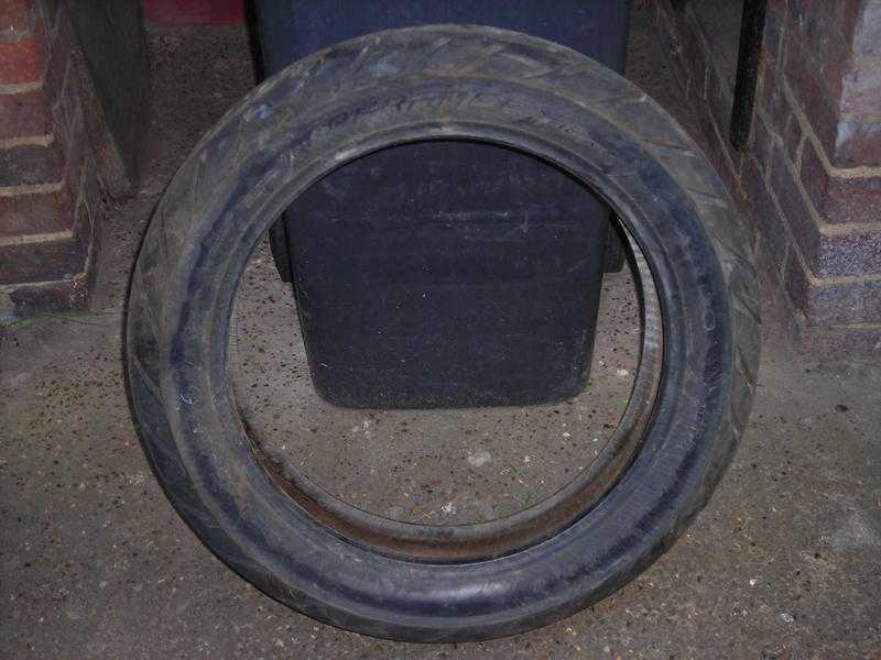 MOTORBIKE TYRE IN VGC SIZE 1507017