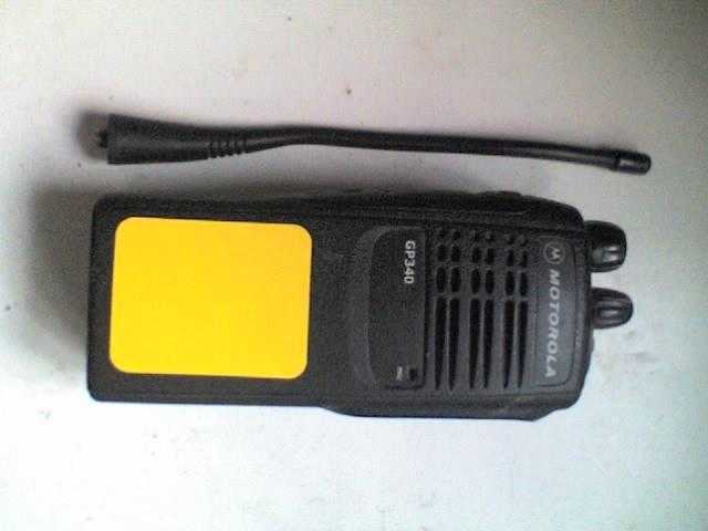 Motorola GP340 Model MDH25RDC9AN3AE 16 channel UHF Hand-held Radio  WORKING