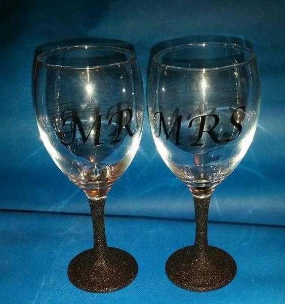 MR amp MRS WINE GLITTER WINE GLASS SET