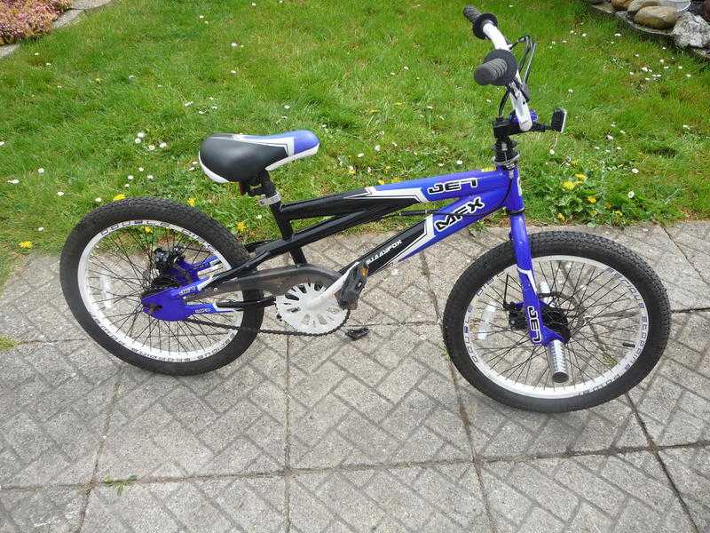 MUDDAY FOX JET MFX BOYS BMX BIKE