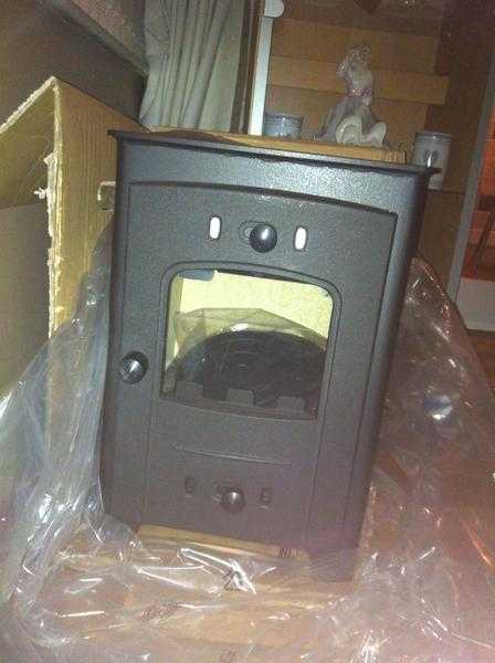 Multi fuel stove, sutible for small place, BK525,never been installed no chimney with this stove