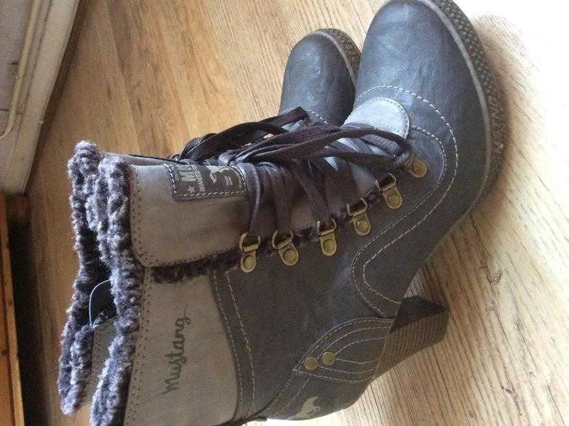 Mustang Ankle Boots