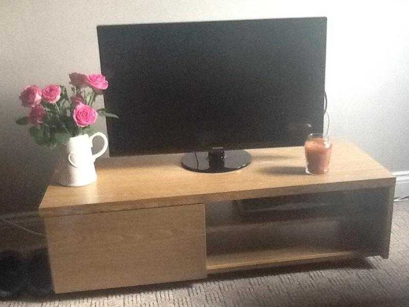 Natural light oak TV unit  110 length , 33 height, 40 depth