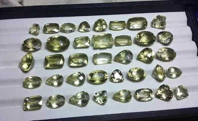 Natural rough Diamonds