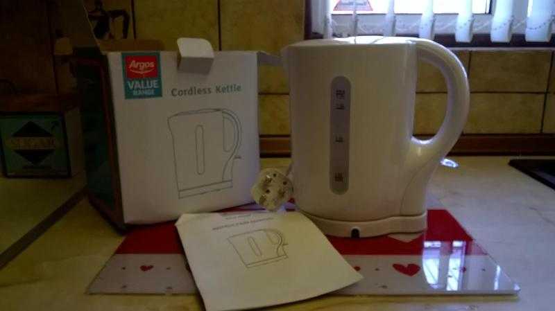 Nearly new Argos Kettle used once