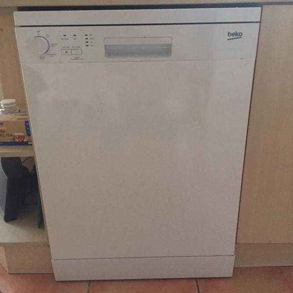 Nearly New Beko Dishwasher - DFC04C10W