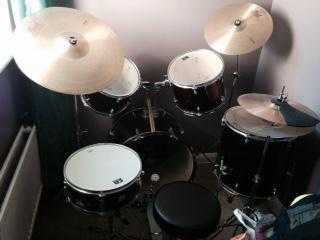 Nearly New Drum Set in Red