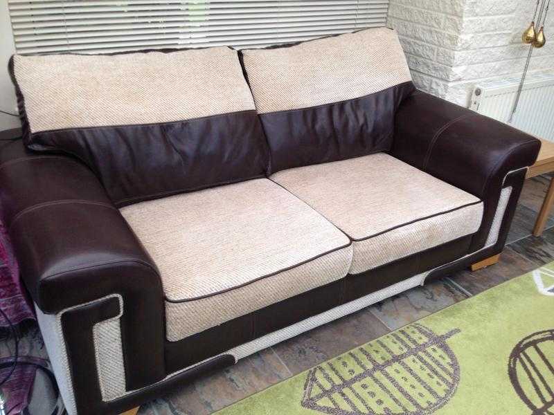 Nearly new ex large bed settee