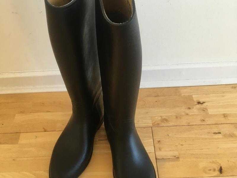 Nearly new long black Harry Hall boots size 8