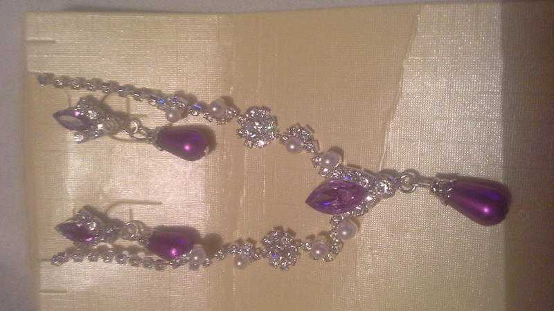 Necklace earing set bnwt