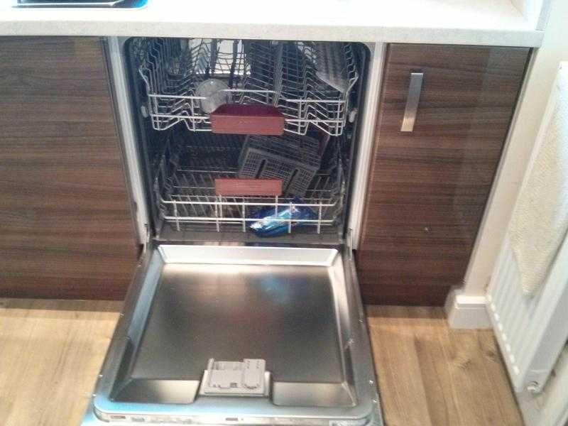 Neff Dishwasher S51L53X0GB, brand new. Go on make me an offer