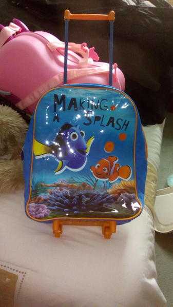 NEMO KNAPSACK ON WHEELS