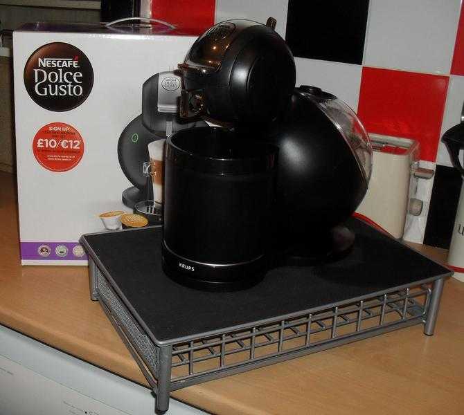 NESCAFE DOLCE GUSTO MELODY III COFFEE POD MACHINE WITH POD T DISC STORAGE DRAWER RACK