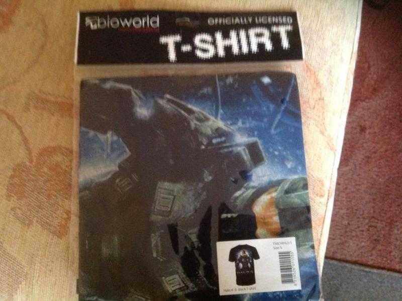 Never opened halo 4 t shirt