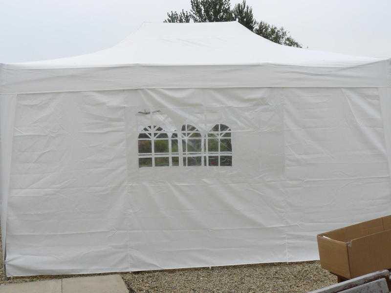 New and Unused  4.5mtr x 3mtr Pop up Gazebo