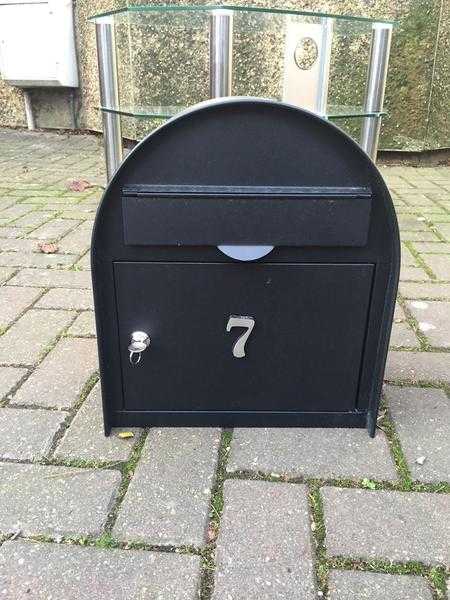 NEW BLACK MAILPOST BOX LOCKABLE WITH KEY