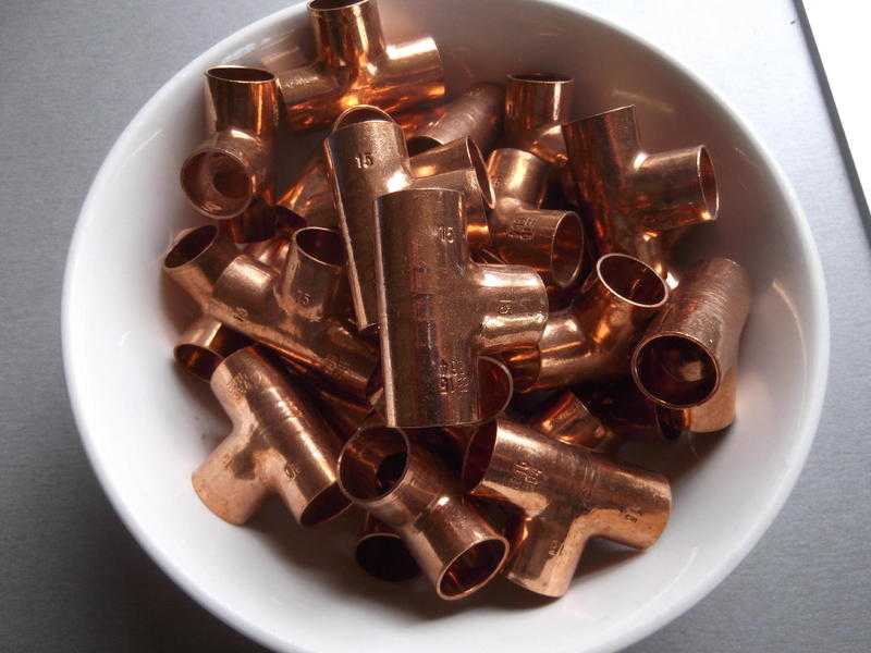 New copper plumbing fittings - 70 end feed 15mm equal tees - much cheaper than Toolstation, Wickes
