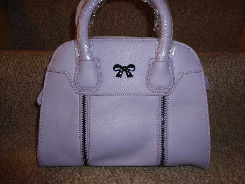 NEW HANDBAG 10 off normally 15.00