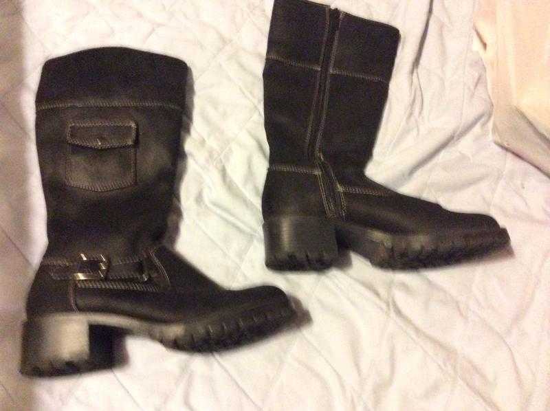 NEW LOOK BLACK BOOTS WHITE STITCHING, POCKET AT SIDES SIZE 3