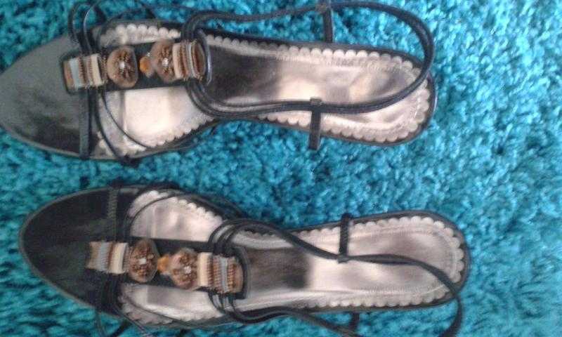 New sandals size 7