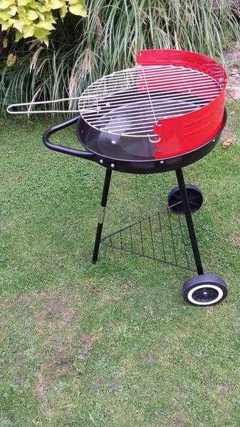 NEW WICKES TRIPOD BARBECUE