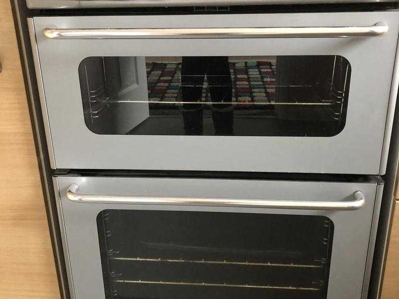 New World Gas cooker only 12 month old ex condition