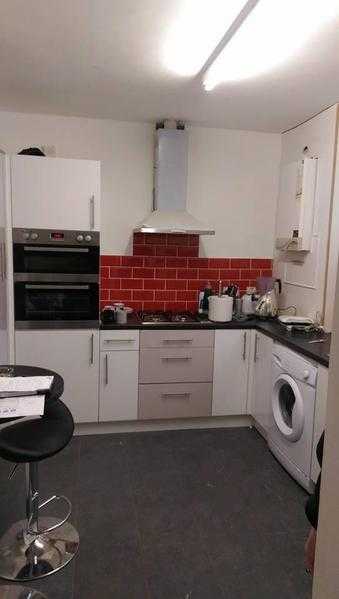 NEWLY REFURBISHED HOUSE SMALL DOUBLE ROOM FOR RENT