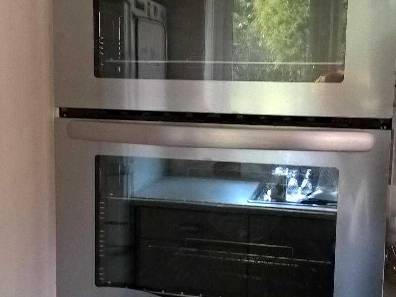 Newworld integrated double oven