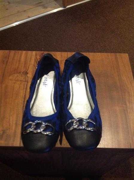 NEXT- girls shoes size 3-blackblue