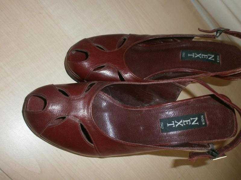 NEXT size 5 burgundy peep-toe shoes