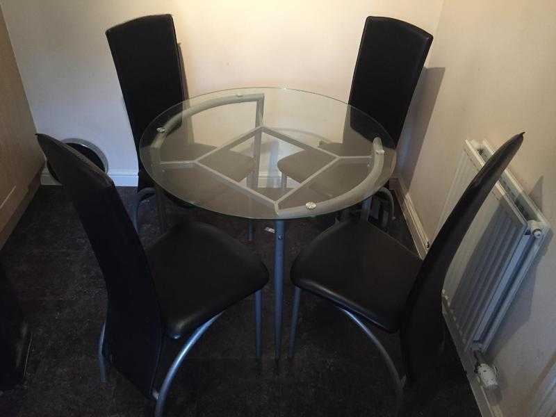 NEXT table and chair set