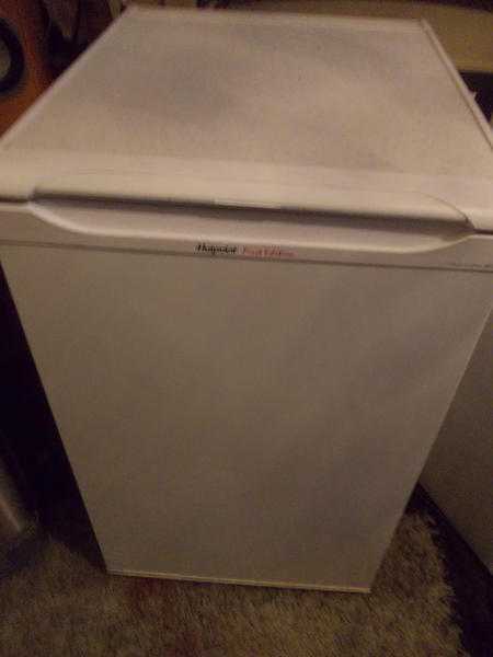 nice hotpoint under counter fridge 50cm width 85cm tall super good condition