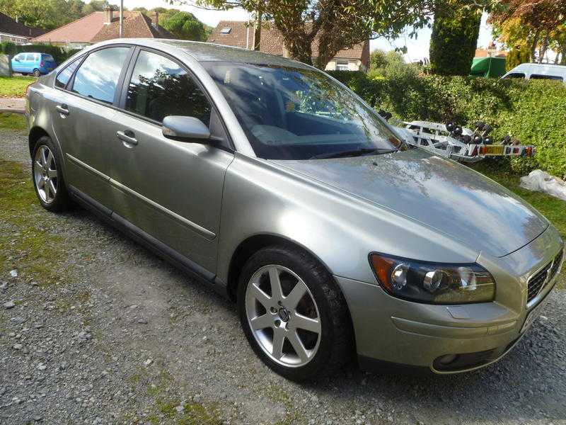 NICE   VOLVO S 40  DIESEL 6 SPEED MANUAL  SALOON  NEW CAMBELT ADDED