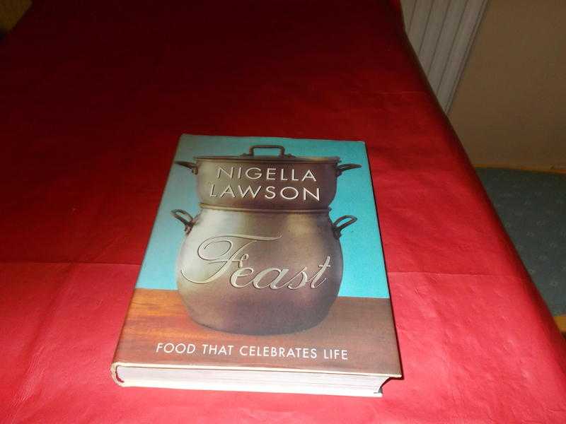 NIGELLA LAWSON COOK BOOK